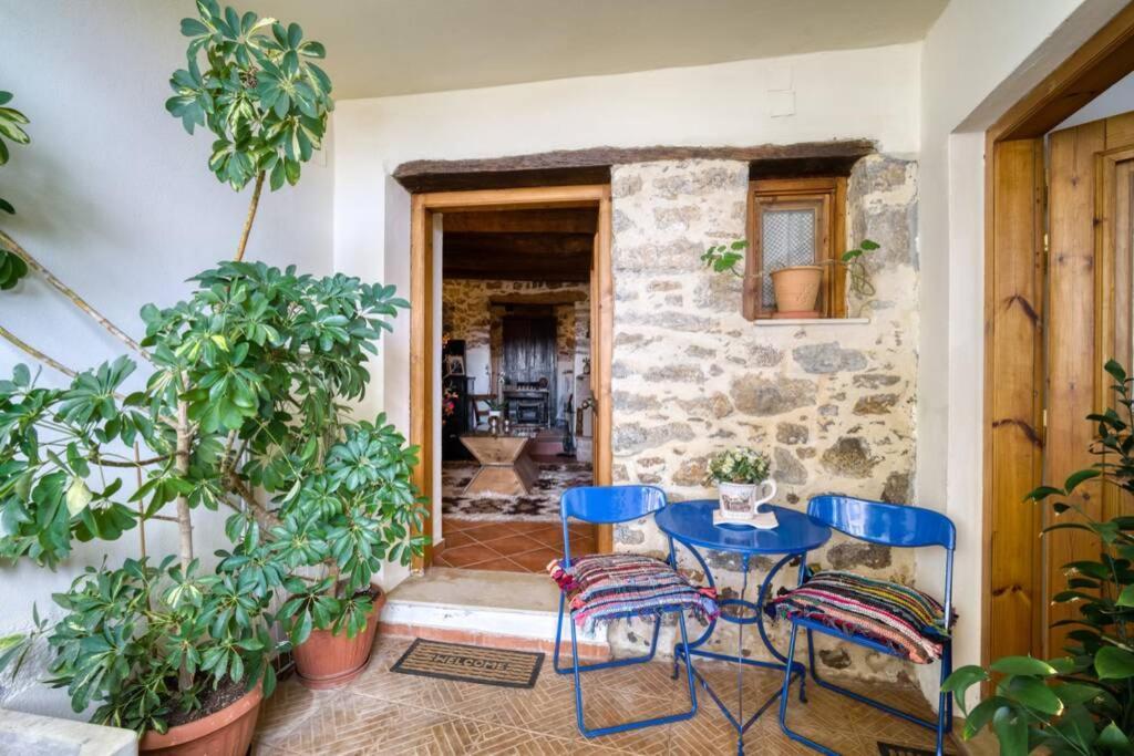 Traditional Cretan Stone House In The Center Of Crete Litos Exterior foto